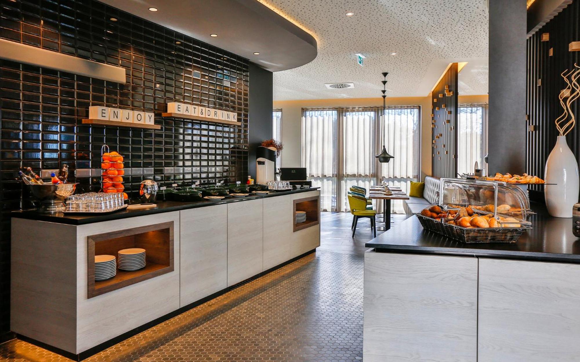 Holiday Inn - Villingen - Schwenningen By Ihg Exterior photo
