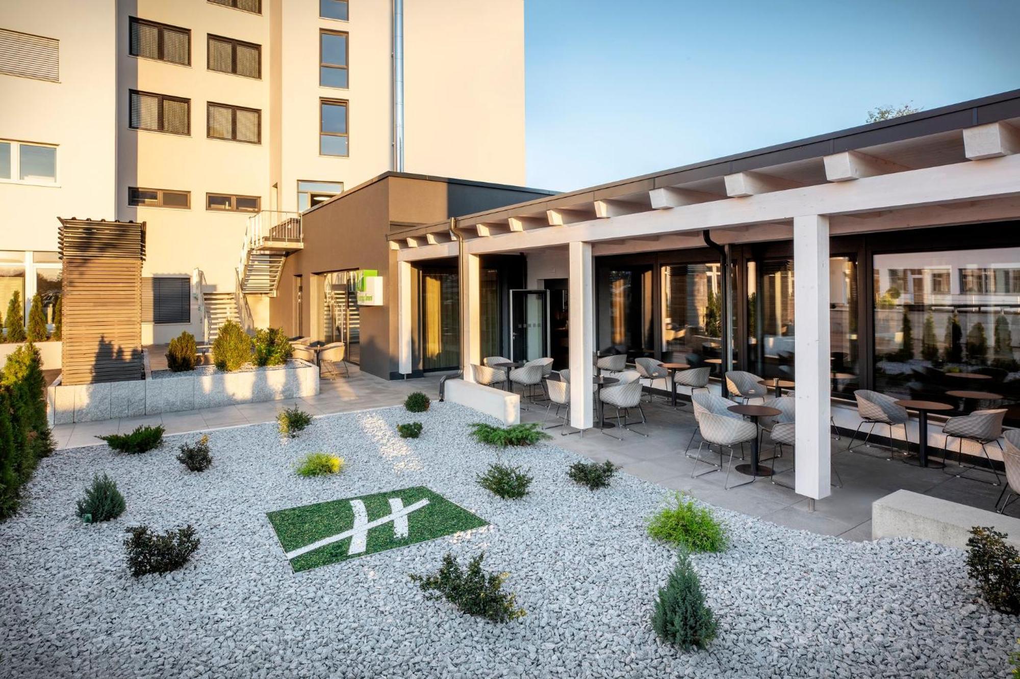 Holiday Inn - Villingen - Schwenningen By Ihg Exterior photo